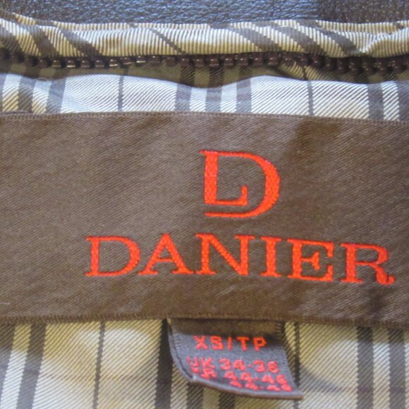 Danier Chocolate Brown Leather Bomber Jacket, XS, Slightly Distressed, J115 - Picture 7 of 11